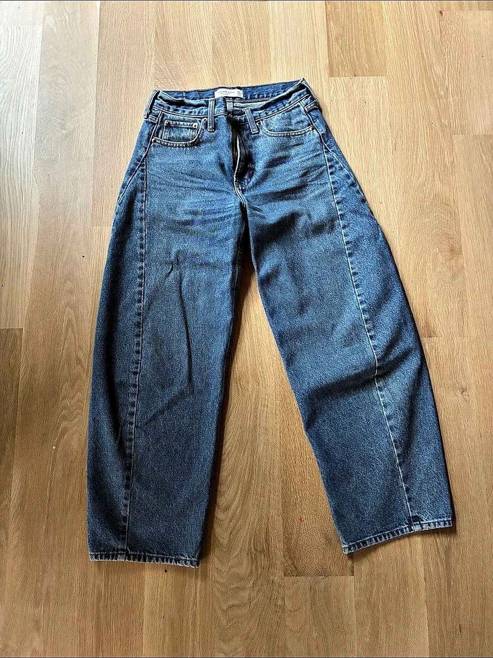 Abercrombie & Fitch The Barrel Jean Mid Rise Straight Leg Jeans Blue Waist 24